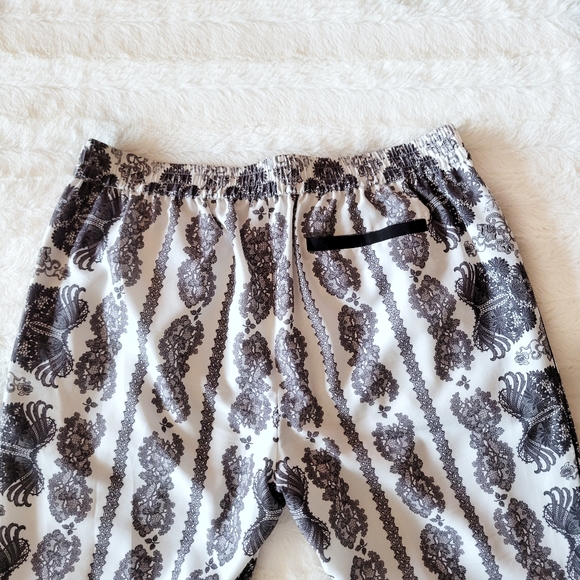 Like New Sachin+Babi Black & White Lace Print Silk Pants Trousers Size US 4 - Picture 6 of 8